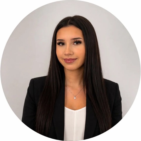 Carla Gomes, gestionnaire des contrats chez Veridis Assurance